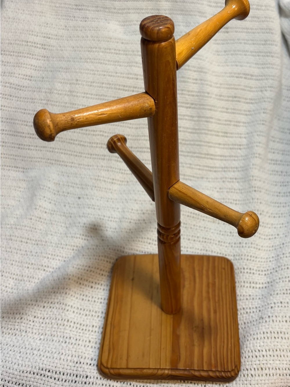 Vintage Wooden 4-Peg Mug Tree